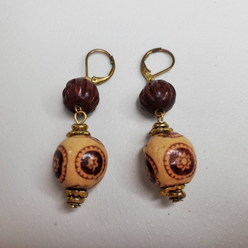 Floral Wood Earrings Brown Tan Beaded Gold Tone‎ Dr